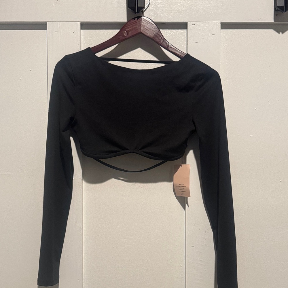 SHEIN Black Long Sleeve Cropped Top